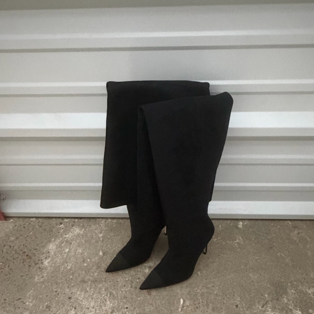 Good American knee high pointed toe boots
